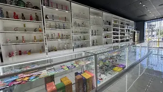 High-End Smoke Shop Business Opportunity