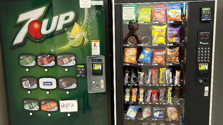 Vendo drink & AP snack