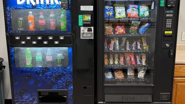 Dixie Narco 501e Live & Automatic Product snack