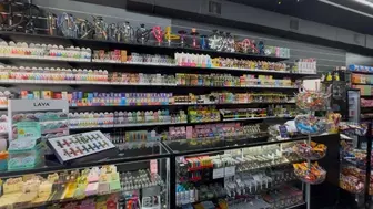 High-Traffic Smoke Shop Opportunity in Prime Retail Plaza
