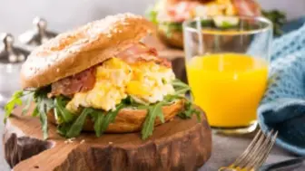 Popular Breakfast & Lunch Restaurant within a Busy Shopping Center
