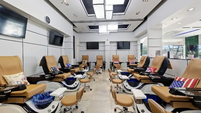 Pedi spa room Pedi spa room