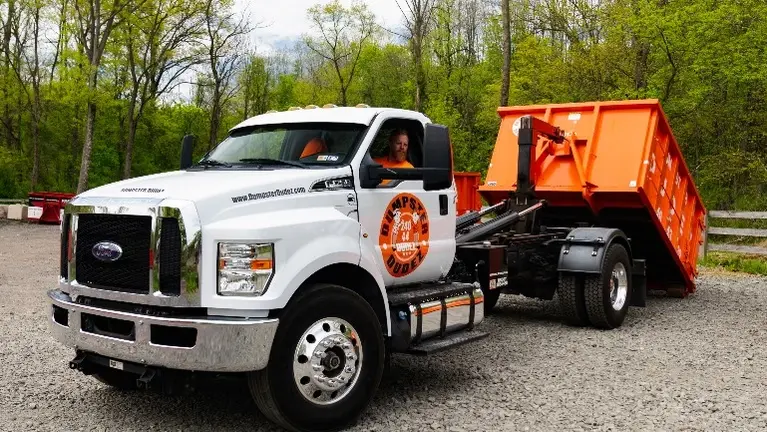 Hooklift Truck