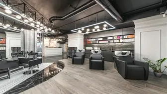 Contemporary Full-Serivce Salon in Great Location!