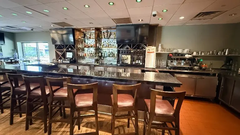 18 Seat Bar