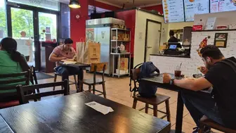 Famous Franchise Chicken Restaurant