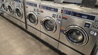 Laundromat Phoenix, Auto Open.
