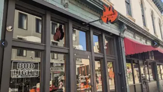 Established 2-Floor Savannah Bar – High Traffic, Fully Equipped