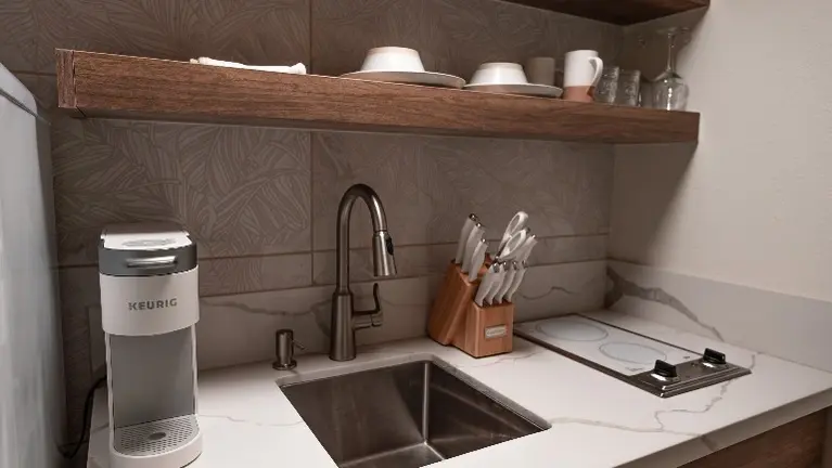 Room #10 Room #10