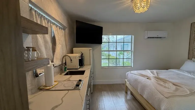Room #15 Room #15