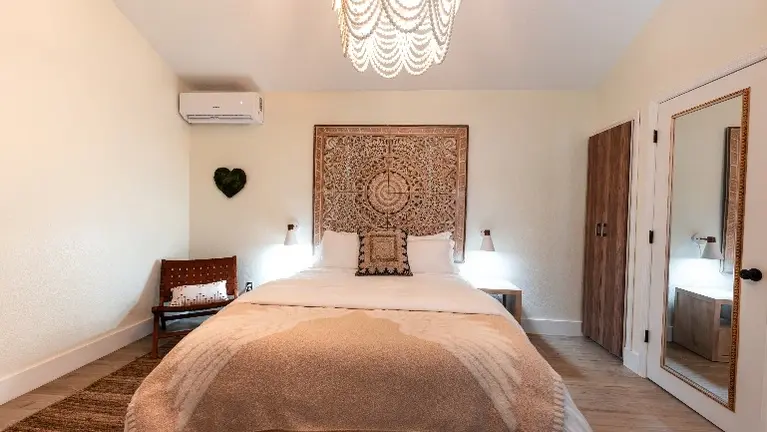 Room #6 Room #6
