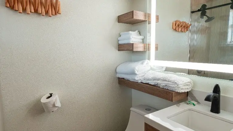 Room #5 Room #5