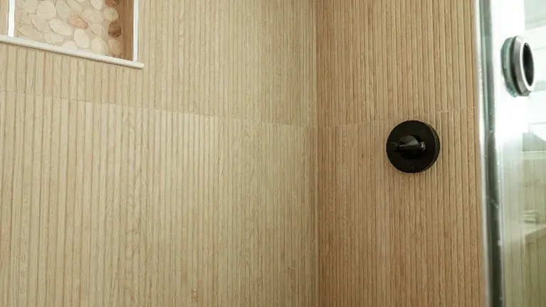 Room #10 Room #10