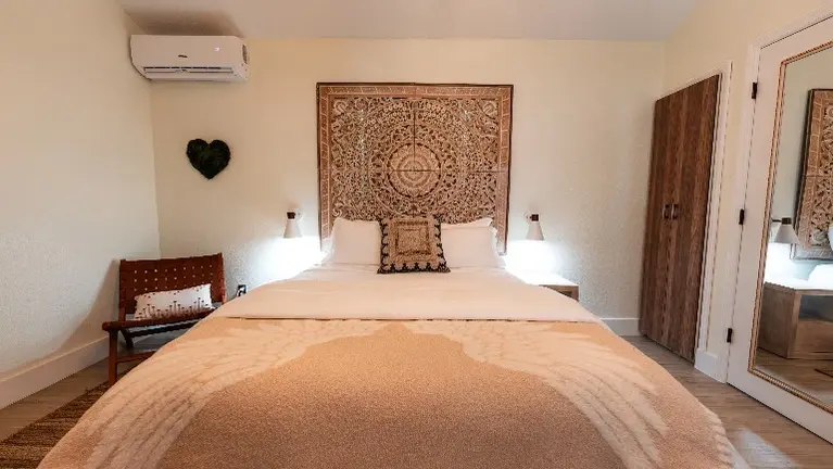 Room #8 Room #8