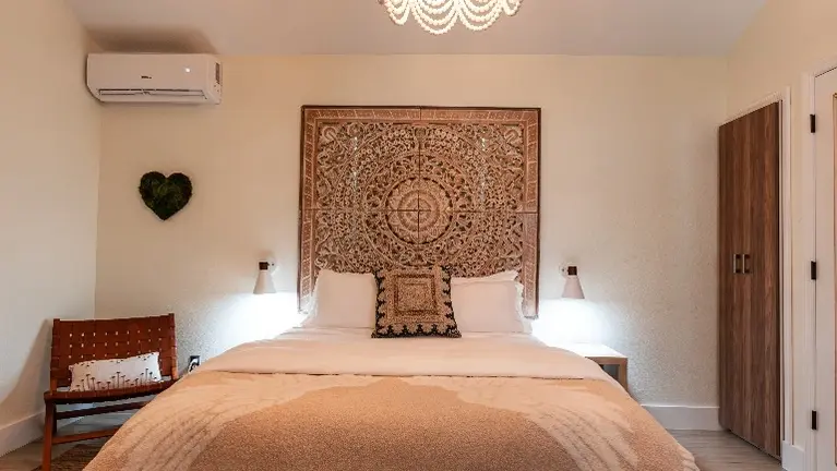 Room #6 Room #6