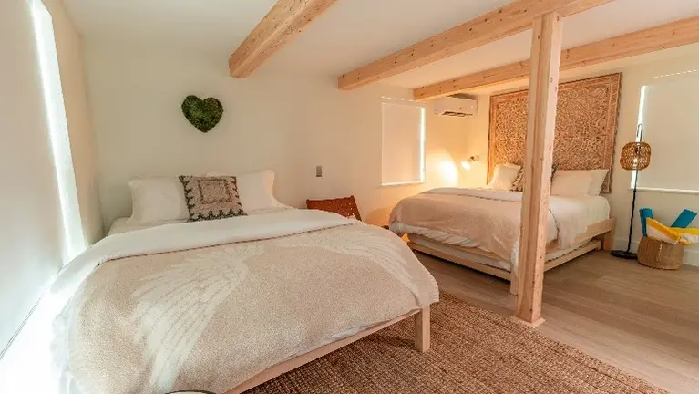 Room #10 Room #10