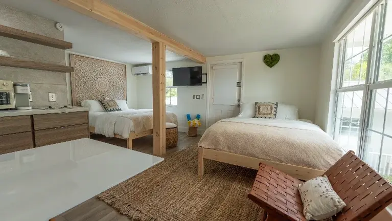 Room #11 Room #11