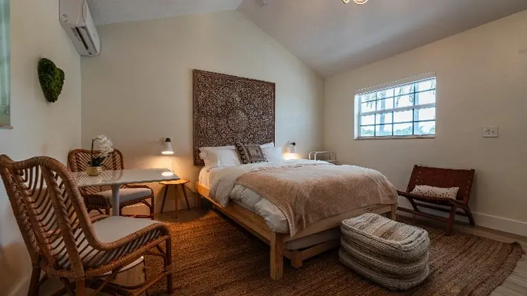 Room #7 Room #7