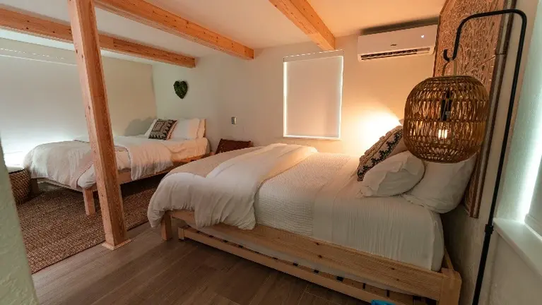 Room #10 Room #10