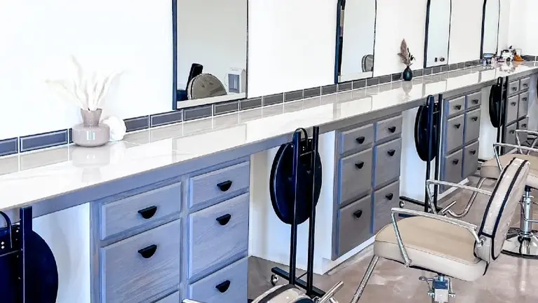 Salon stations Salon stations