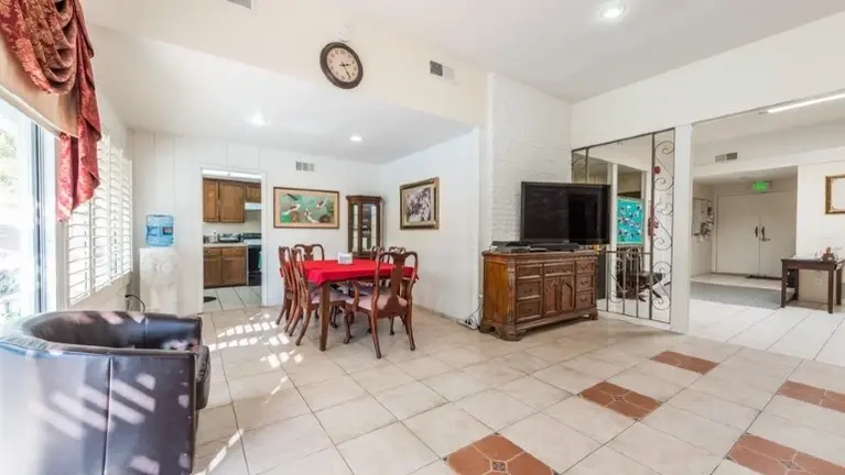 listing image