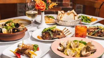 Restaurant Bar with Liquor License