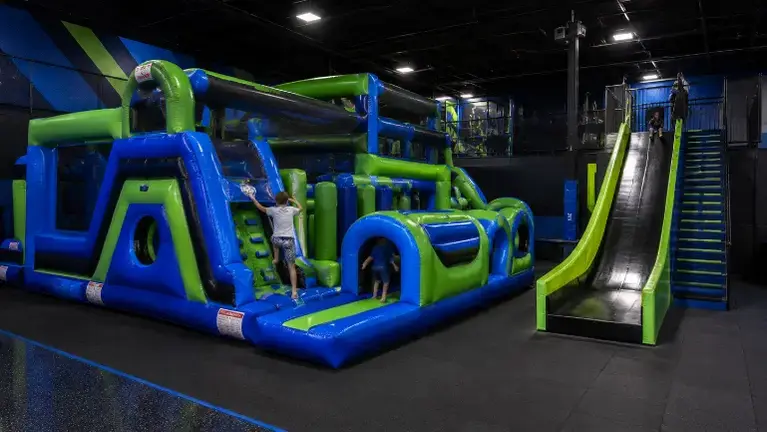 Inflatables+Slides Inflatables+Slides