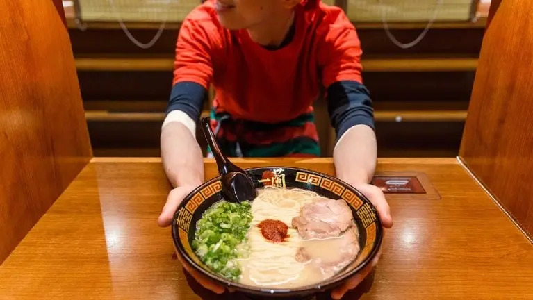 ramen craze continues to gain traction....! ramen craze continues to gain traction....!