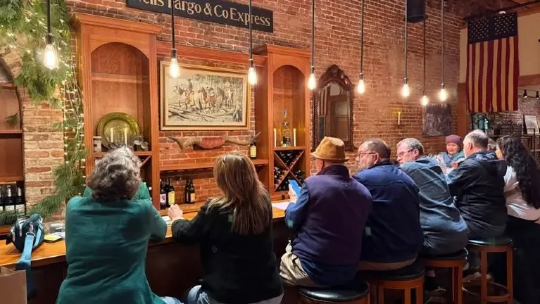 Full house at the indoor bar area. Full house at the indoor bar area.