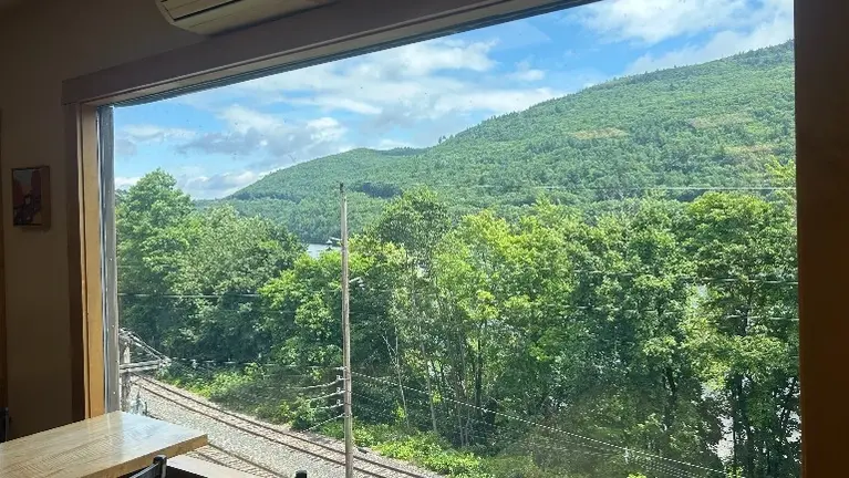 River/Mountain View