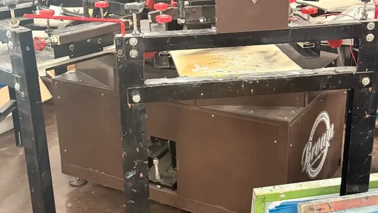 Automatic T-Shirt Press Automatic T-Shirt Press