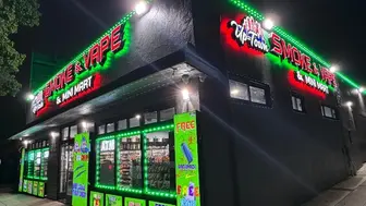 CHEAP RENT SEND IN OFFERS Uptown Smoke & Vape & Mini Mart