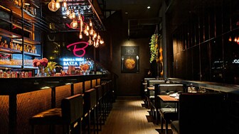 Turnkey Houston Restaurant and Bar for Sale With Full Liquor License