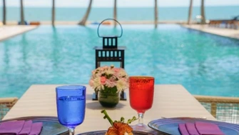 Steps from the Beach Restaurant & Bar with Seasoned Staff