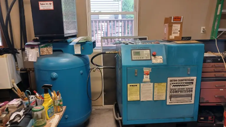 Eaton 50CFM compr.,dryer, tank Eaton 50CFM compr.,dryer, tank