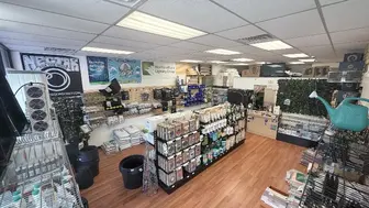 Established Hydroponics Store with Loyal Customers & Growth Potential