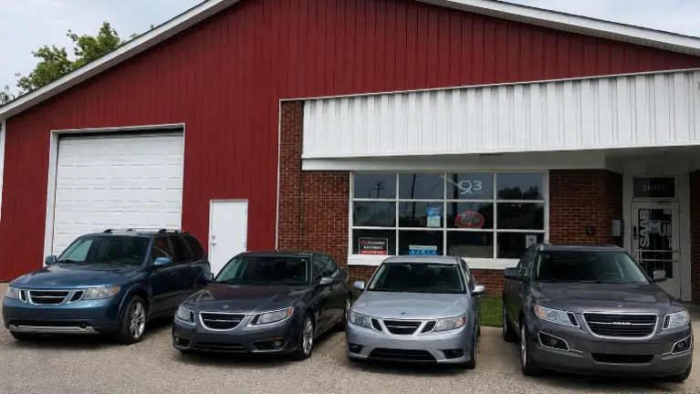 6,000 Sq. Ft. Facility with Huge Fenced Lot & Ample Parking 6,000 Sq. Ft. Facility with Huge Fenced Lot & Ample Parking