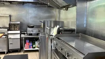 Bustling Deli Ready for Next-Level Take-Over