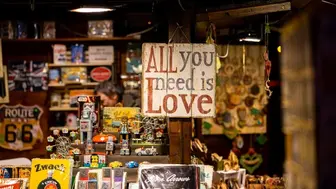 Gift Shop & Cafe