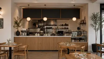 Turnkey Restaurant Opportunity on Miami Beach’s Premier Tourist area