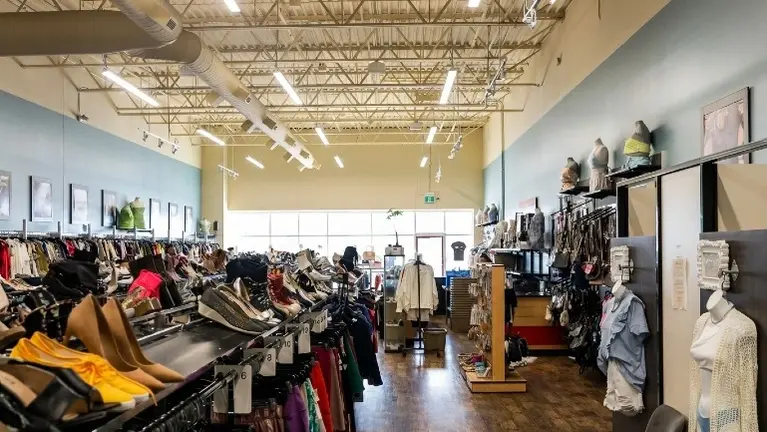 Over 3,000 Sq Ft Over 3,000 Sq Ft