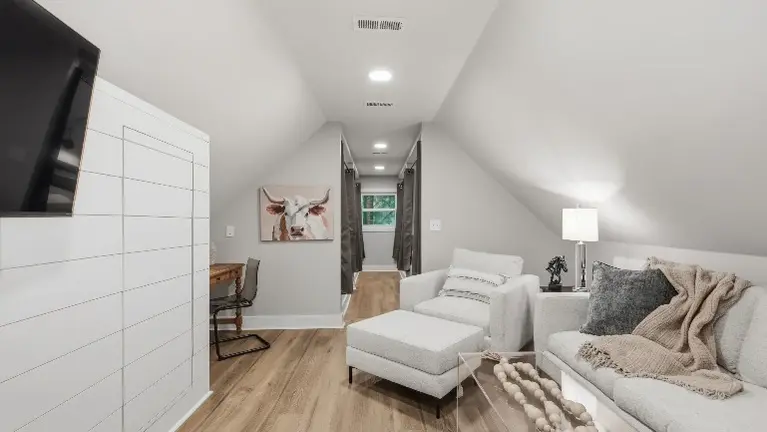 The second floor offers comfortable, well-appointed bedrooms designed to give every guest a restful place to unwind. The second floor offers comfortable, well-appointed bedrooms designed to give every guest a restful place to unwind.