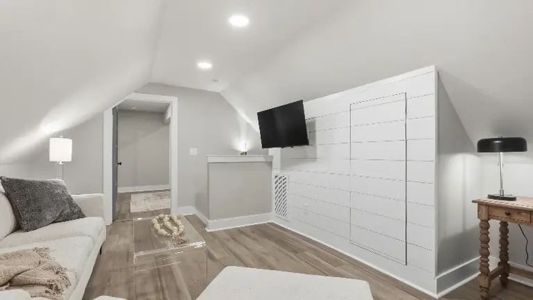 The second floor offers comfortable, well-appointed bedrooms designed to give every guest a restful place to unwind. The second floor offers comfortable, well-appointed bedrooms designed to give every guest a restful place to unwind.