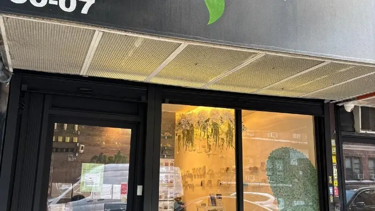 **FOR SALE** **Established for Over 10 Years** **Loyal & Established Client Portfolio** **Turnkey Beauty & Laser Business **FOR SALE** **Established for Over 10 Years** **Loyal & Established Client Portfolio** **Turnkey Beauty & Laser Business