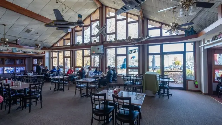 Main Dining Room - Seats 120 Main Dining Room - Seats 120