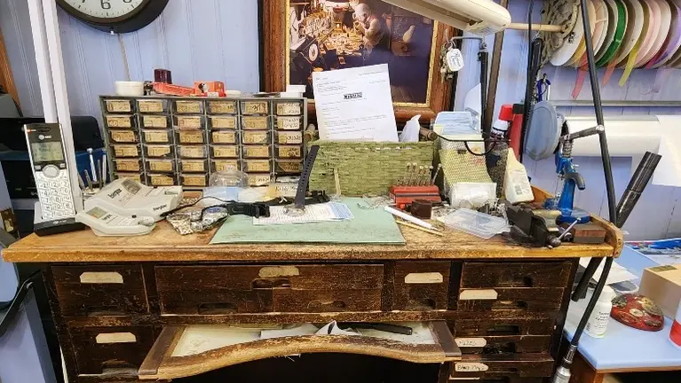 Watch repair bench Watch repair bench