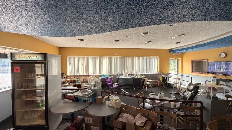 Dine-in Space (Growth Opp) Dine-in Space (Growth Opp)