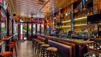 Established Williamsburg Bar & Event Venue w/20-Year Legacy