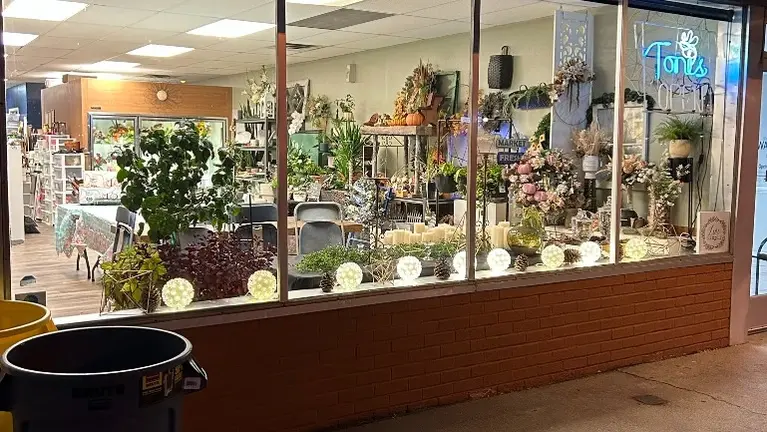 Front window - great retail display opportunities Front window - great retail display opportunities