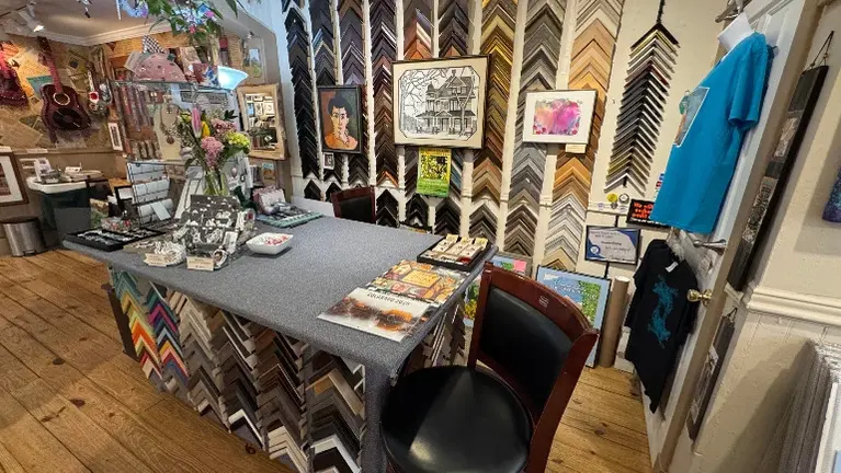 Thousands of Picture Framing Repeat Customers Thousands of Picture Framing Repeat Customers